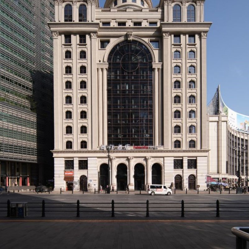 重庆解放碑步行街城际酒店住宿1晚+两江夜景经典游/云端之眼/探索舱云端乐园/洪崖洞