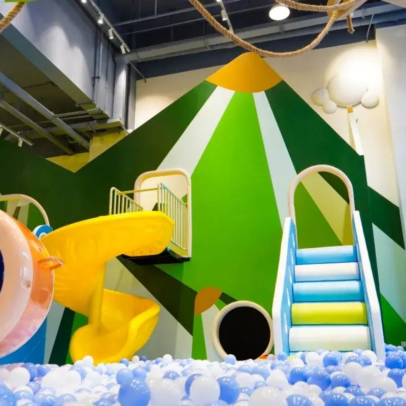 【家庭超值购】3天2晚长白山郝力克酒店+滑雪+温泉+鹿苑+越野车+冬季夜游+特色活动