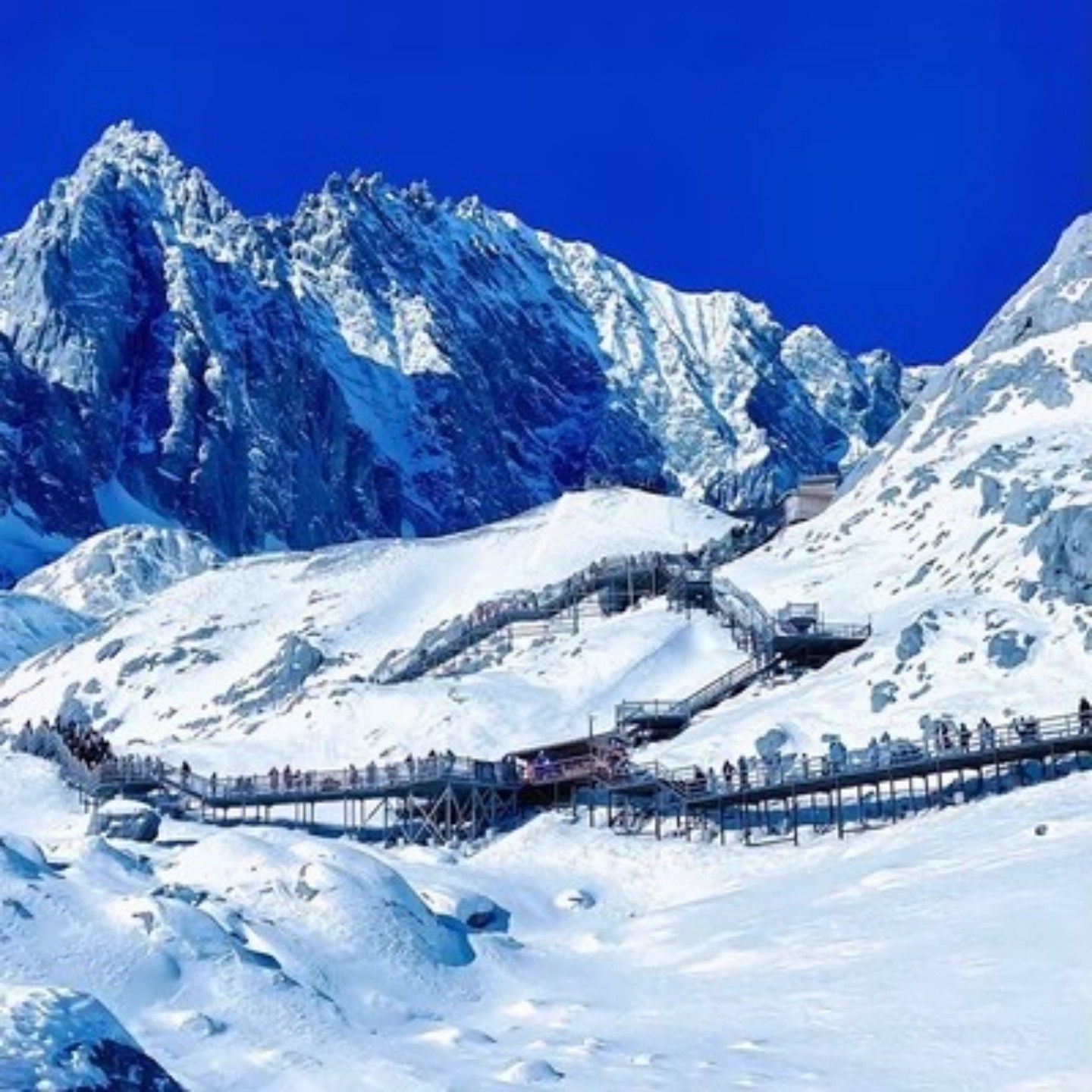 【15人小团】云南丽江香格里拉泸沽湖大理9天8晚 雪山游 当季热门 - 定制游预订