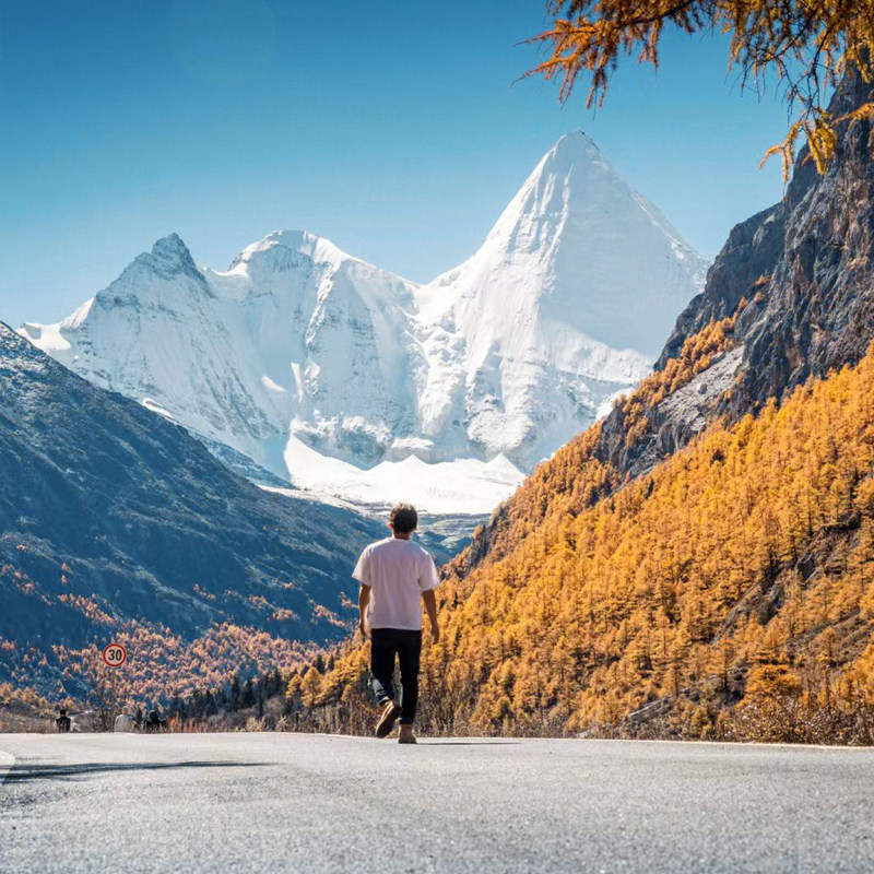 云南丽江稻城亚丁六日游梅里雪山泸亚环线香格里拉泸沽湖纯玩团