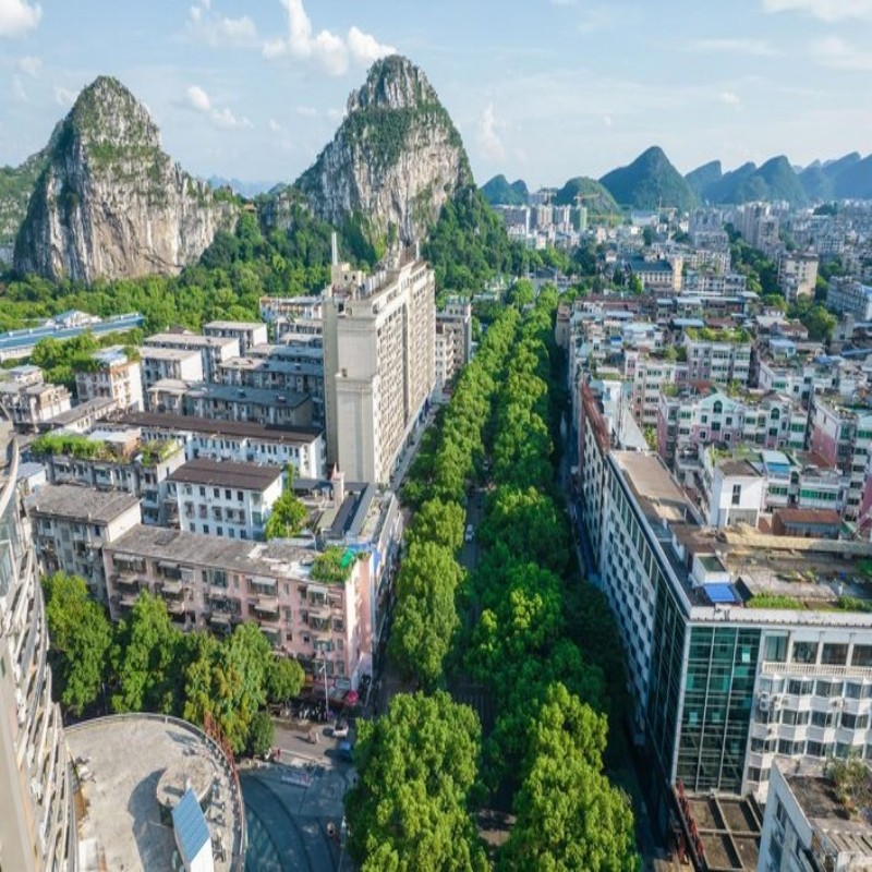 D2天1晚雅斯特酒店(桂林火车站华侨大厦店)自由行+兴坪古镇门票单人酒景套餐