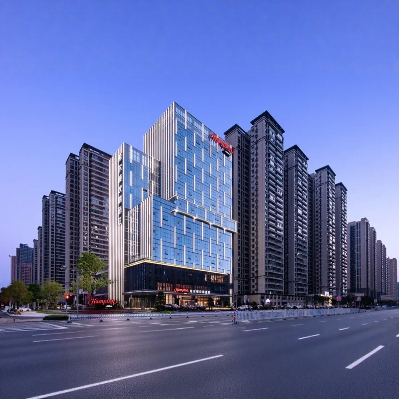 【宿于欢朋,心向山水】2天1晚广西贵港希尔顿欢朋酒店+北帝山/西山双景任选 - 定制游预订