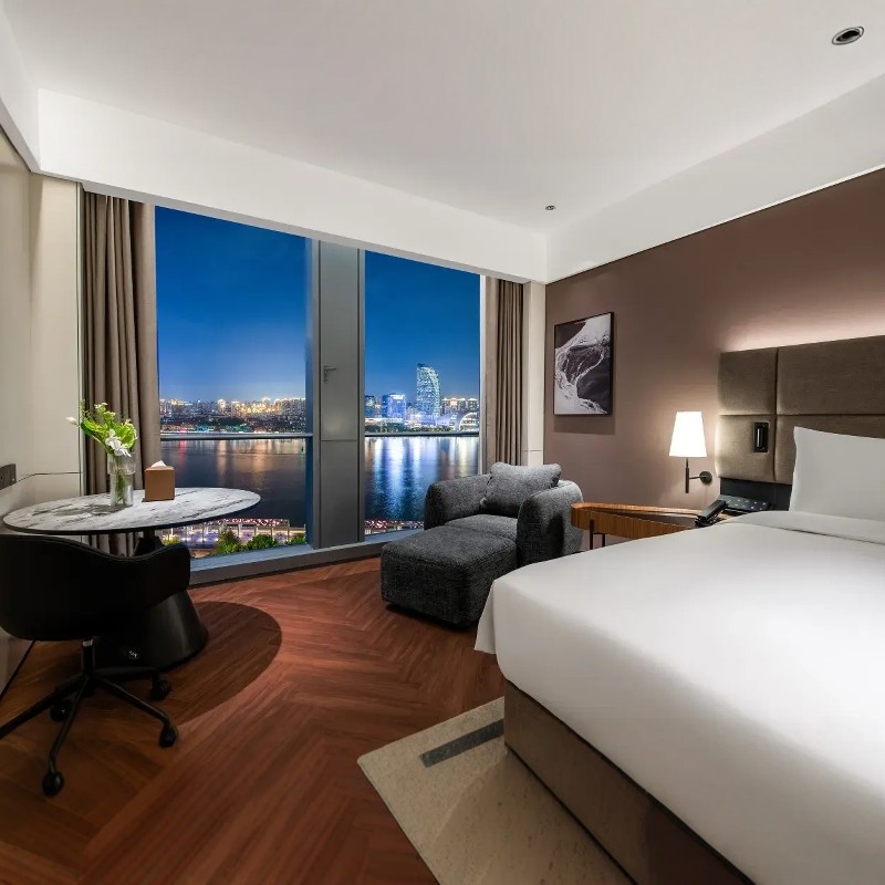 『黄浦江壮丽景色尽收眼底』2天1晚上海陆家嘴滨江中心城际酒店 | 豫园/黄浦江夜游船票