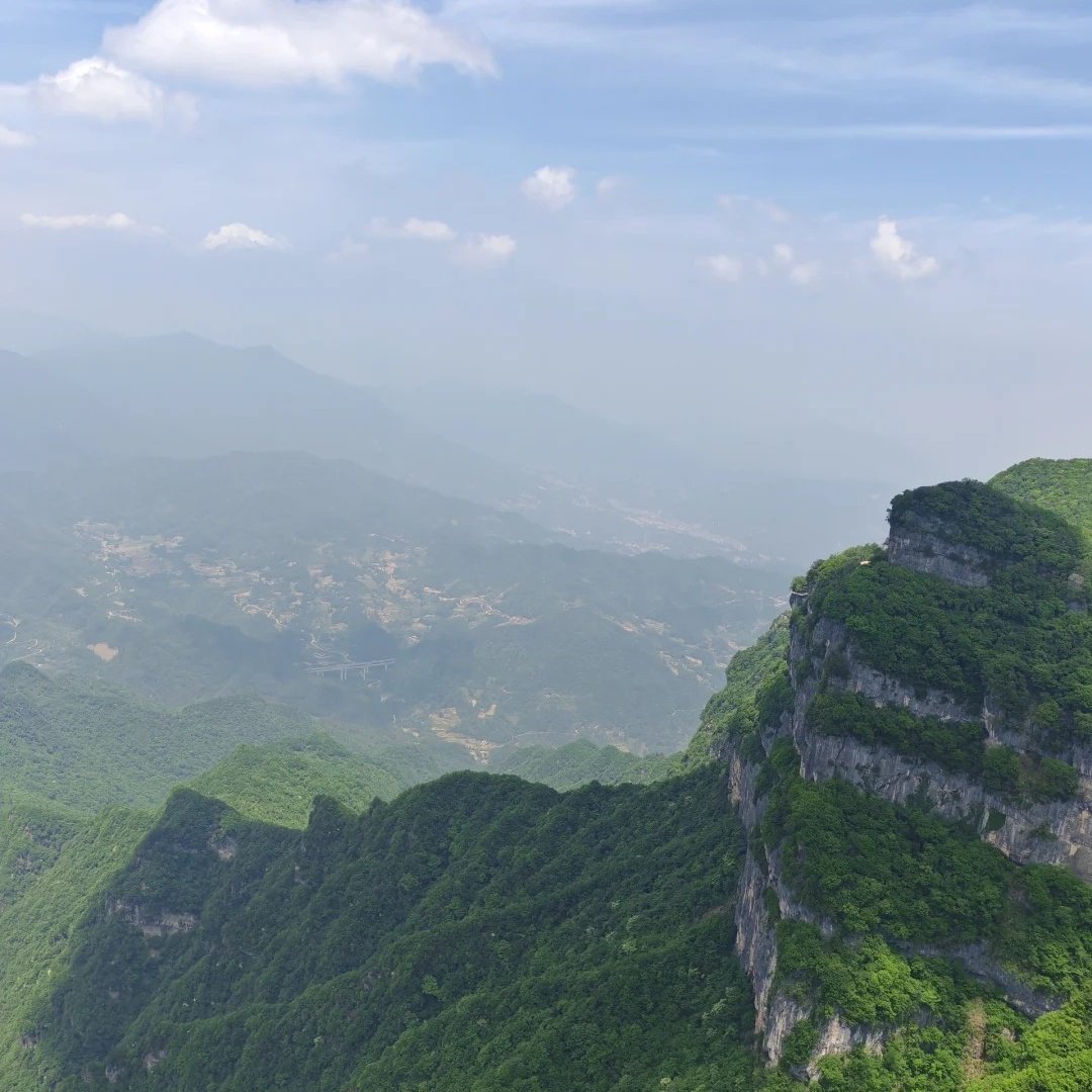 光雾山名人度假酒店住宿+汉中龙头山国际旅游度假区成人门票