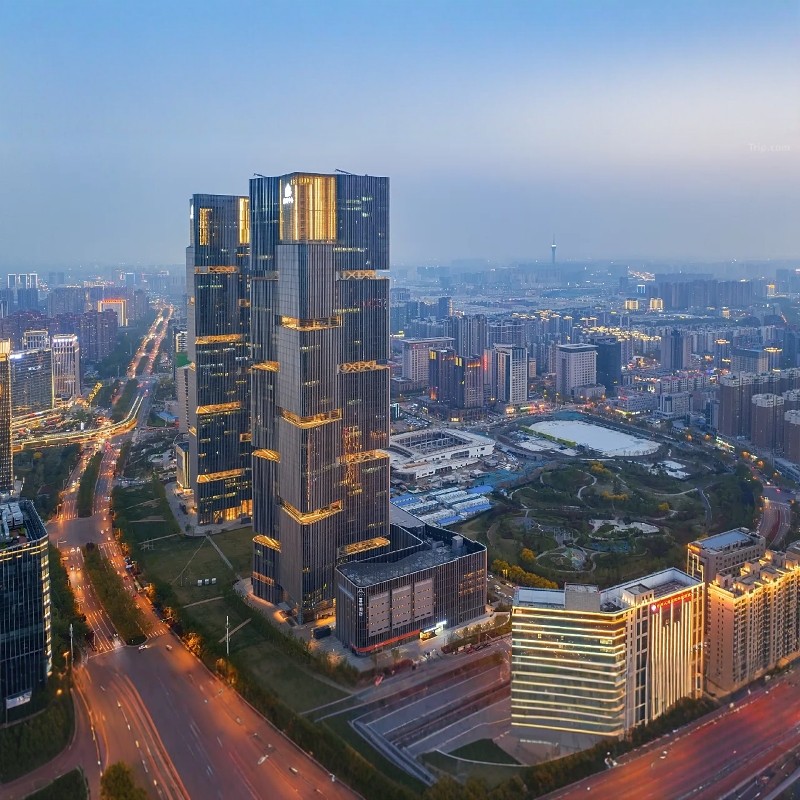 郑州高铁东站亚朵酒店|几木大床房+郑州市动物园门票2天1晚自由行 - 定制游预订