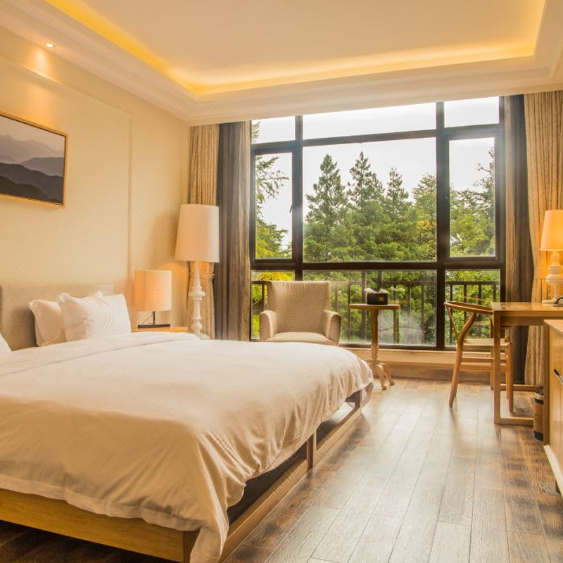 【周末不加价】浙江莫干山庄 早餐+莫干山门票+数字运动体验中心+登山杖+奶茶+小食