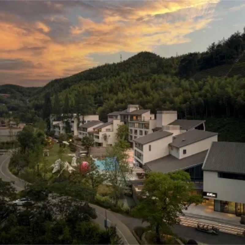 【温泉hua雪】安吉竹仙湖君澜庄园2晚+双早+竹林汤泉+双人正餐+下午茶抵金券+汉服体验