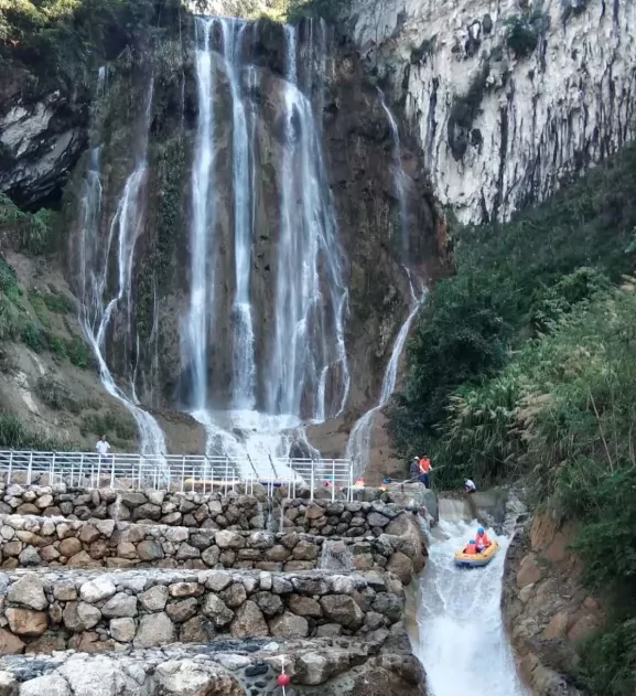 滴水崖瀑布生态旅游风景区图片