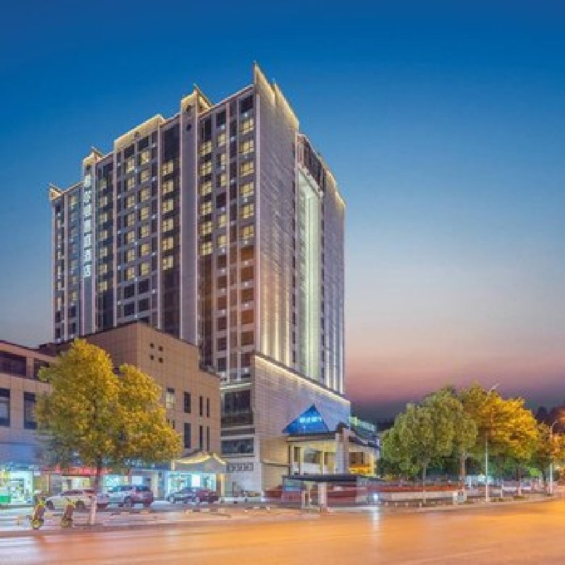 D2天1晚张家界天门山希尔顿惠庭酒店自由行+土家风情园门票单人酒景套餐 - 定制游预订