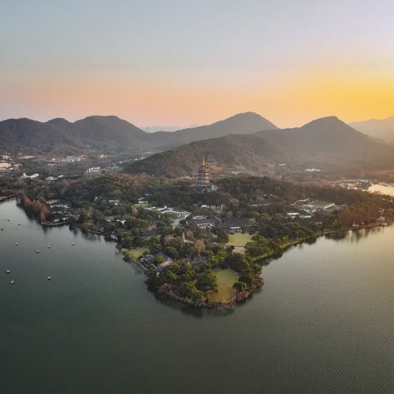 【宋韵西湖 雅集汪庄】杭州2天1晚浙江西子宾馆+西湖豪华游船/西溪/飞来峰/岳王庙任选