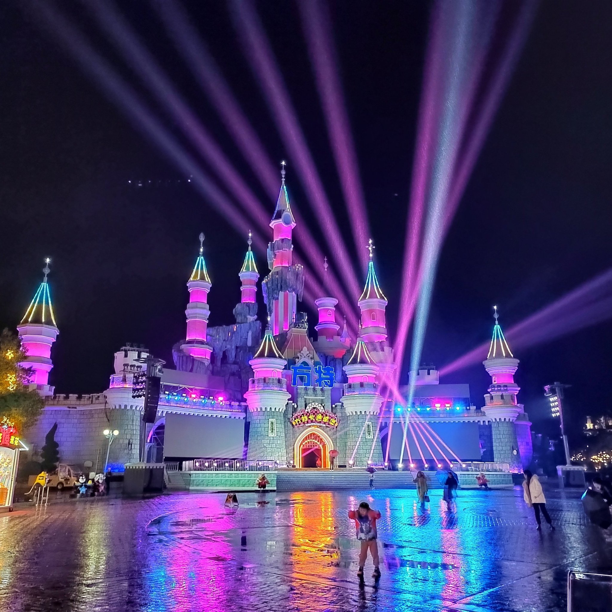 太原富力铂尔曼大酒店住宿+太原方特东方神画成人门票