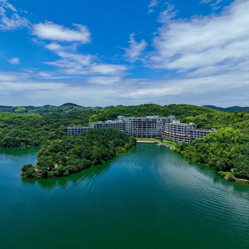 【臻选竹海暖汤】4天3晚天目湖涵田度假村+温泉无限次/松果无动力乐园/撸猫馆/旅拍套餐