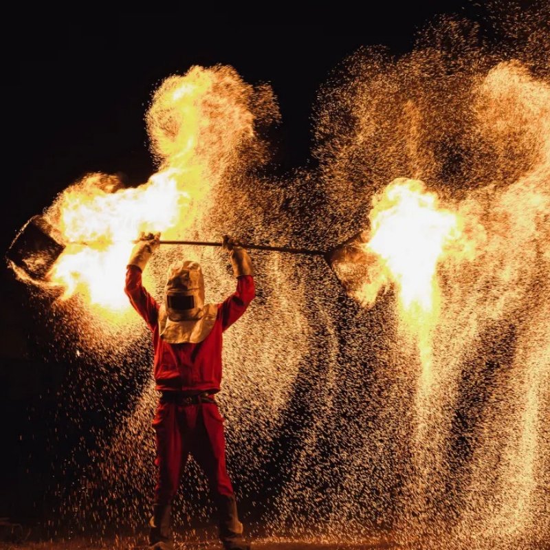 【家庭超值购】3天2晚长白山郝力克酒店+滑雪+温泉+鹿苑+越野车+冬季夜游+特色活动