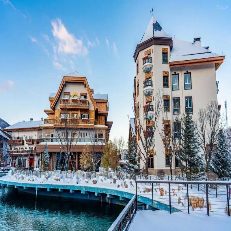 张家口富龙风铃乐谷焕活酒店3天2晚+双早+富龙日场全天双人雪票(不含雪具)