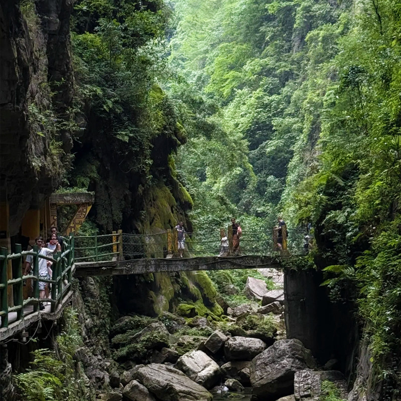 【双人套餐】 金刀峡两江假日酒店2天1晚+金刀峡+双早【仅限外地】