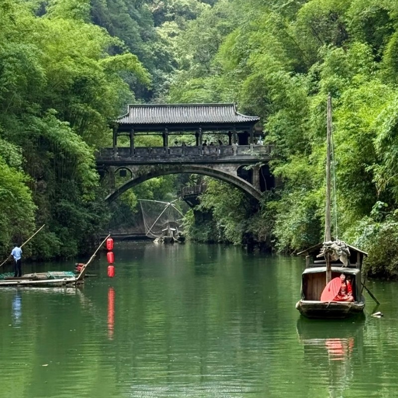 【乐享】宜昌解放路商圈精品酒店住宿三天两晚+三峡人家+清江画廊 - 定制游预订