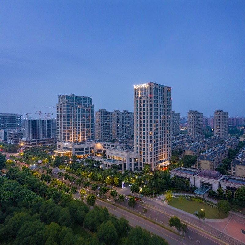 迪士尼门票买1送1+班车接送+3天2晚高级房 | 上海浦东川沙诺富特酒店