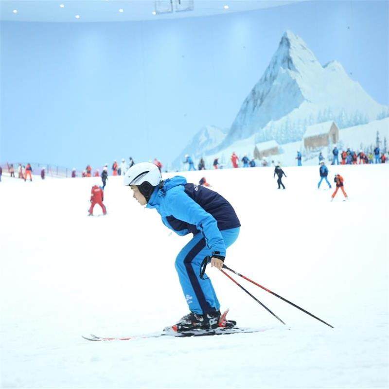 【融创景区酒店】施柏阁酒店+【不限时】娱雪/初级道滑雪/乐园(赠鸡尾酒2杯)