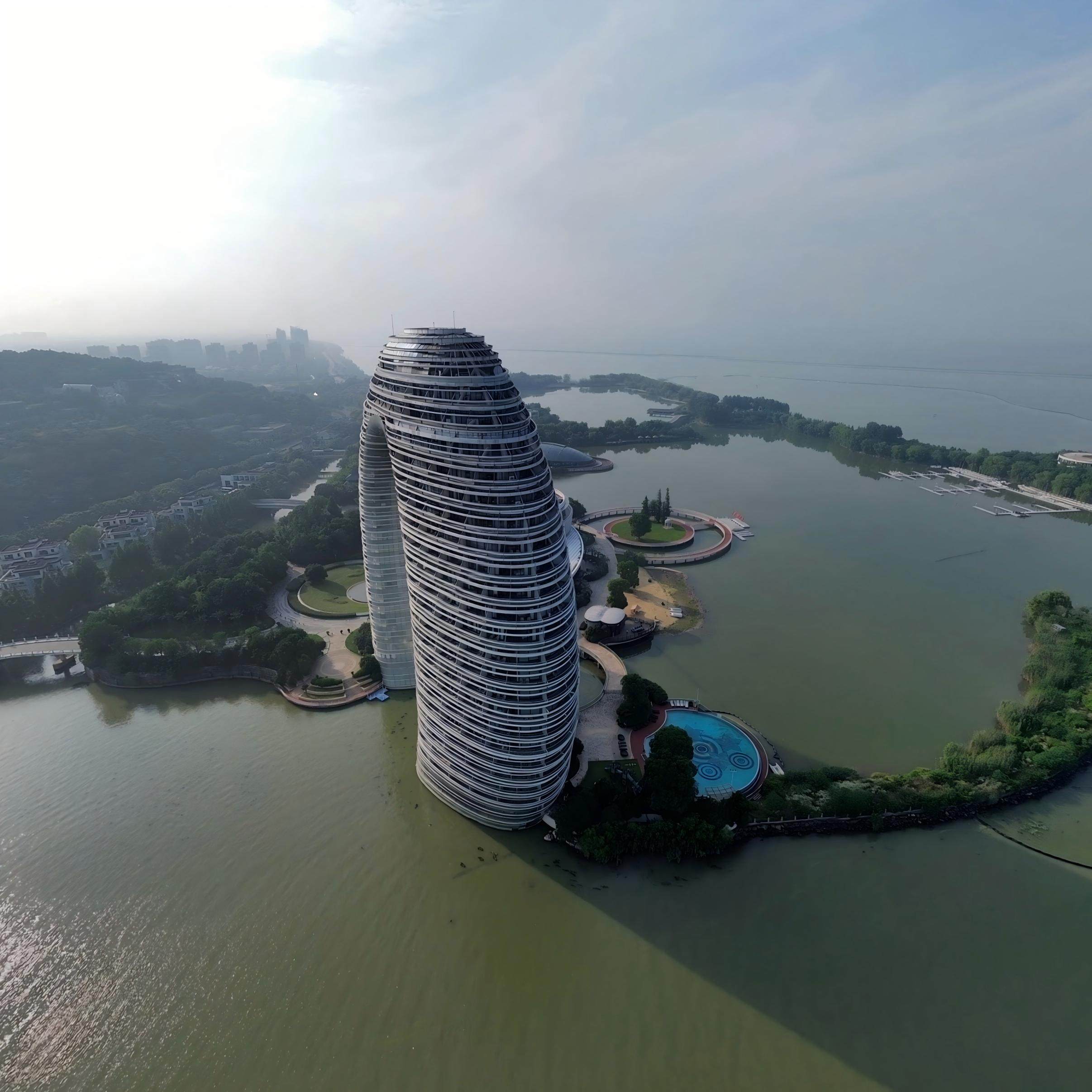 湖州太湖龙之梦欢乐世界大酒店住宿+龙之梦动物世界成人门票 - 定制游预订