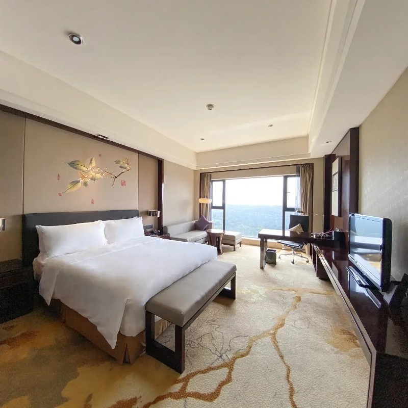 【皇冠假日熊猫奇遇】2天1晚四川成都保利公园皇冠假日酒店+熊猫繁育基地门票买1送1