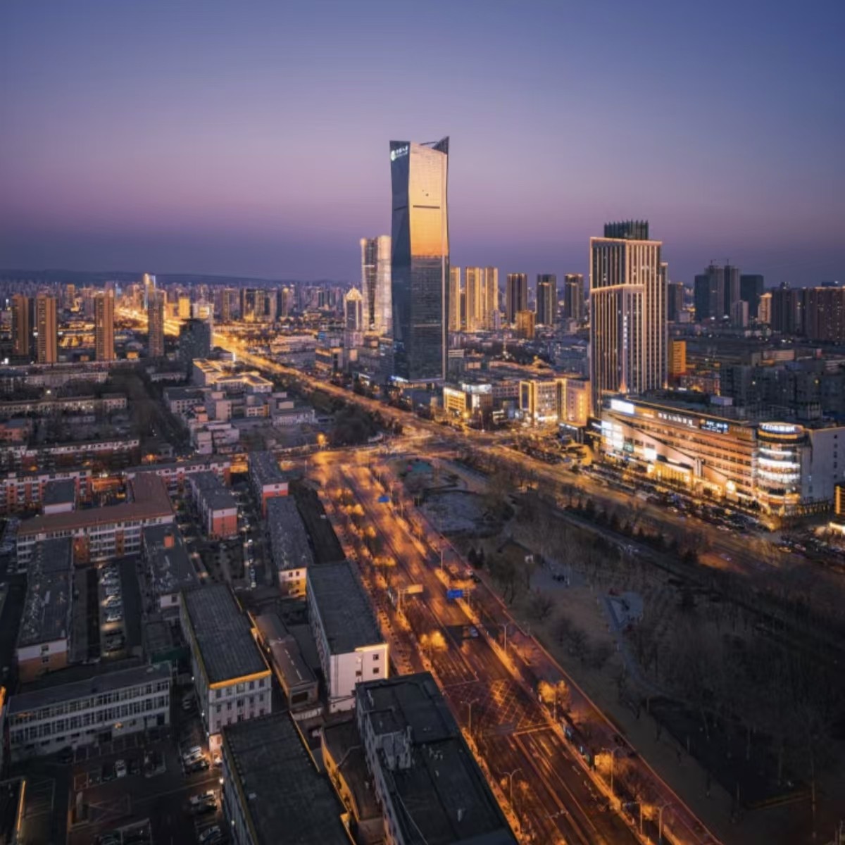 【畅享】太原阳光假日酒店 HolidayInn高级大床家庭房4天3晚+柳巷+山西博物院 - 定制游预订