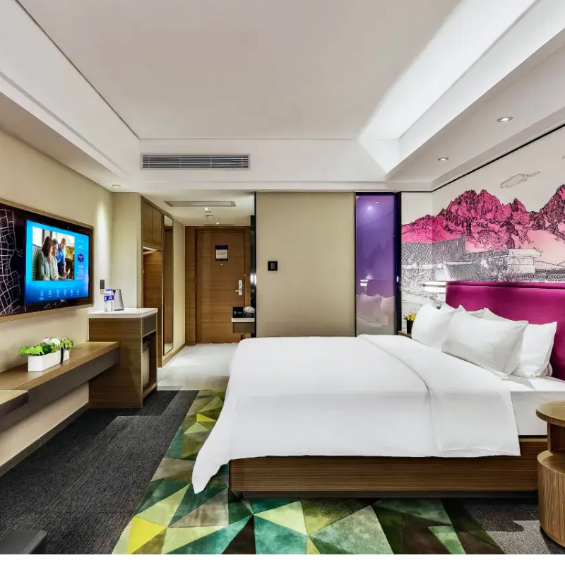 丽江古城希尔顿欢朋酒店3天2晚含早+专车接送机+玉龙雪山索道环保车+印象丽江+拉市海湿