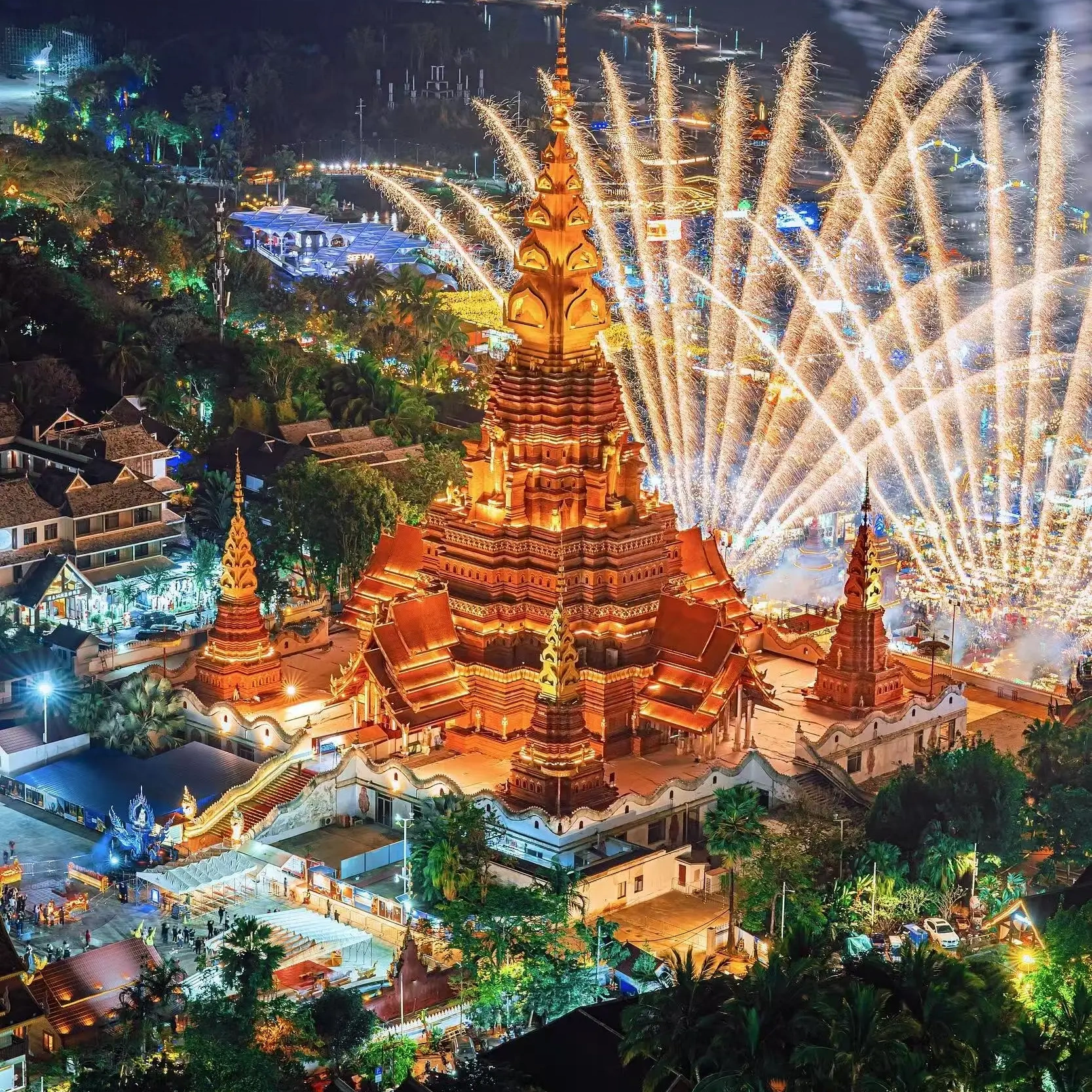 秋水梵天江景度假酒店住宿+中科院热带植物园+曼听御花园+野象谷成人门票 - 定制游预订