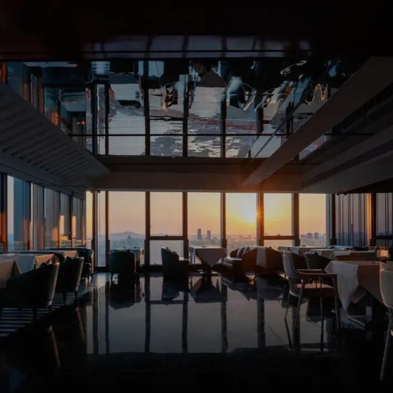 重庆 4天3晚重庆MC麦悦空中酒店半岛180°江景大床房双早丨重庆动物园门票