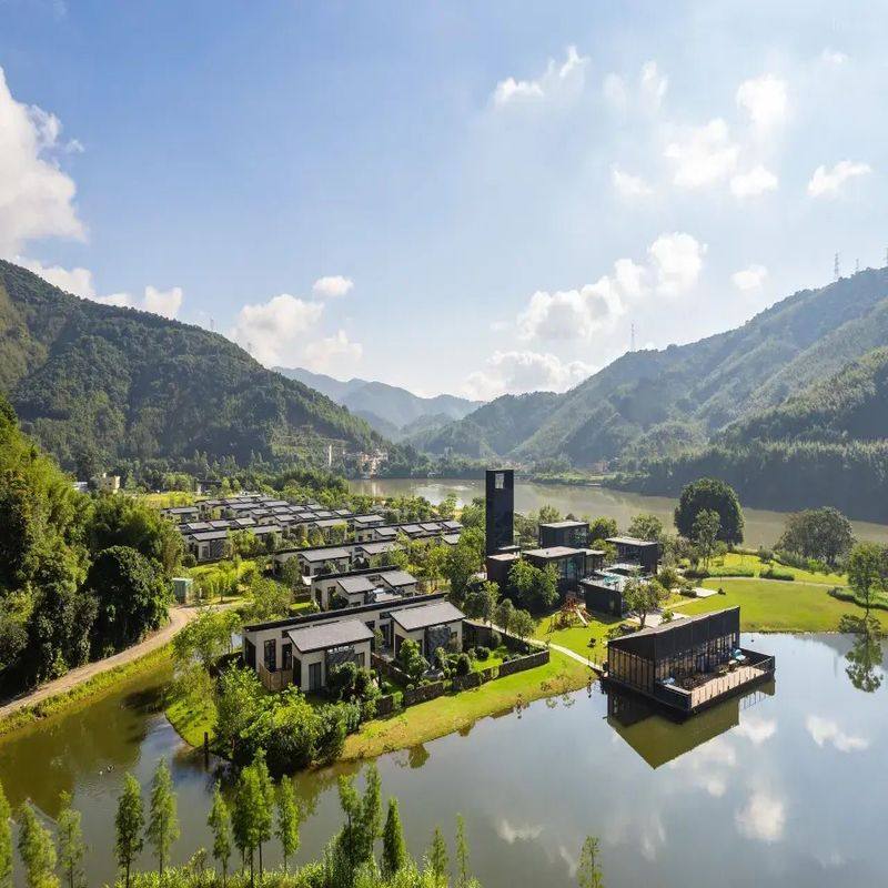 广东翡翠湾白天鹅温泉度假酒店1-2晚+早餐+私汤+中医初步检测+皮hua艇及自行车体验 - 定制游预订