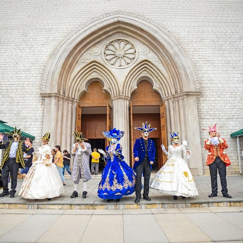 【寒假早鸟】华谊电影小镇城堡酒店+长沙湘江欢乐海洋公园+电影小镇3天2晚自由行