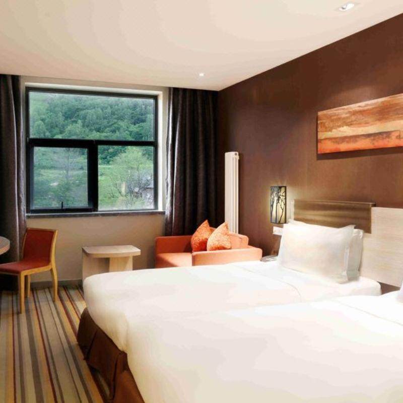 【雪季滑雪】长白山万达智选酒店/悦华酒店/锦华酒店/Momoland3天2晚套餐