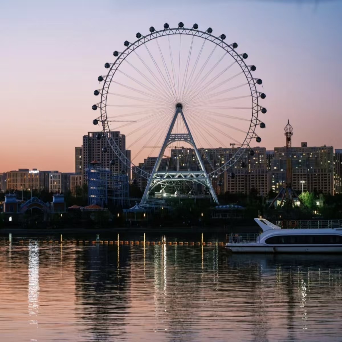 【畅享】太原阳光假日酒店 HolidayInn高级大床家庭房5天4晚+北齐壁画博物馆+柳巷