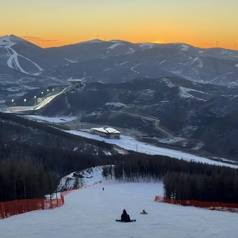 张家口崇礼雪如意滑雪场 维景酒店+全雪域雪票+早餐
