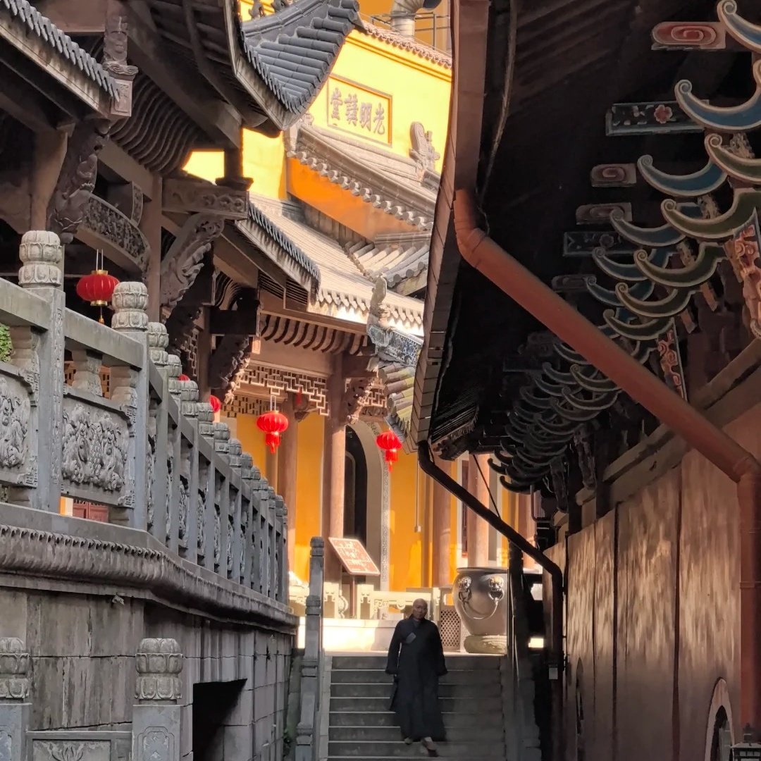 衢州火车站万达广场亚朵酒店住宿+九华山成人门票 - 定制游预订