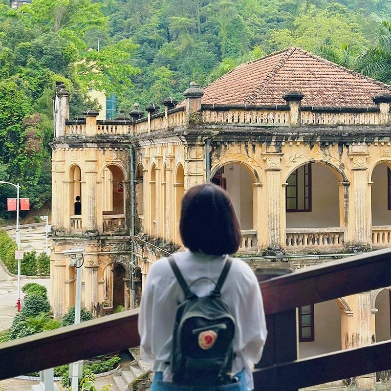 桂林五钻漓江俏CIAO酒店3天2晚含双早+住桥畔观景房+两江四湖夜游豪华船票+象鼻山景区