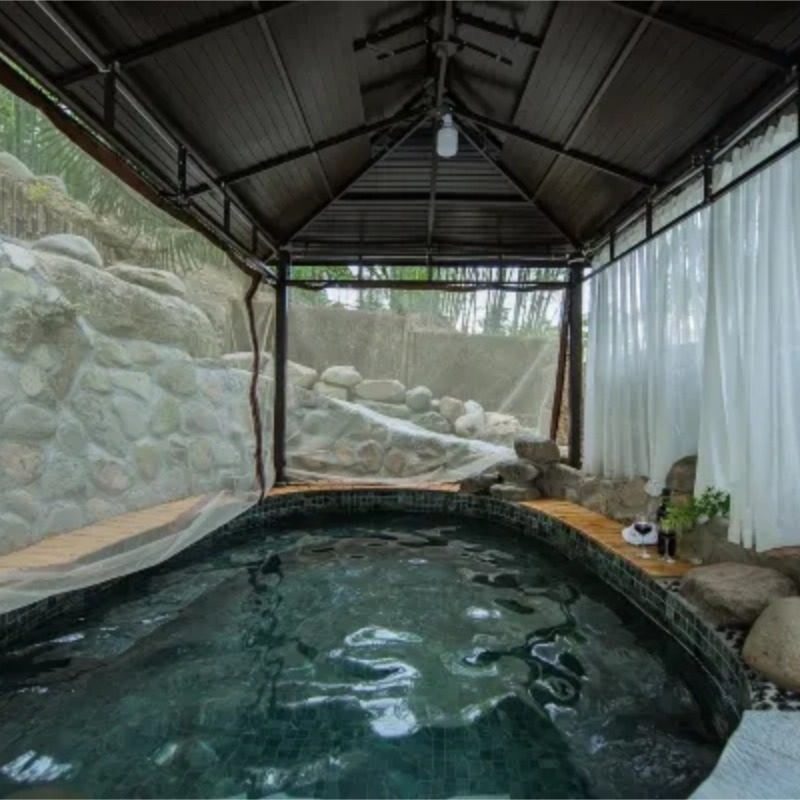 【周末元旦不加价】安吉悠然谷汤泉度假酒店+双早+正餐(可选)+围炉煮茶+茶野汤泉