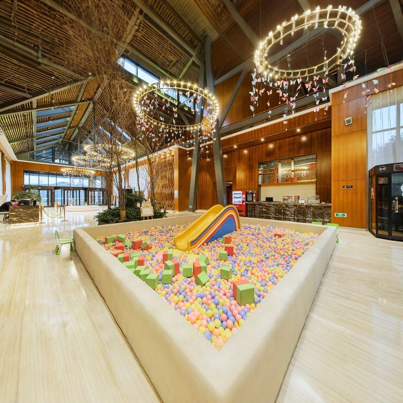 安吉银润小镇雷迪森维嘉酒店+HelloKitty乐园门票套餐