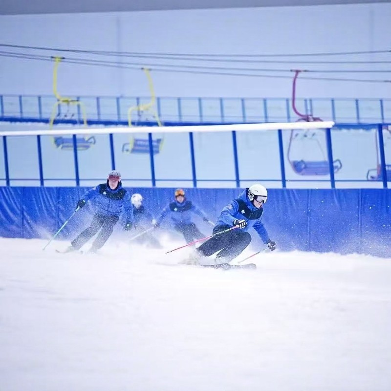 【花间踏雪 热雪奇缘】3天2晚四川成都融创花间阁.踏雪+成都热雪奇迹滑雪票