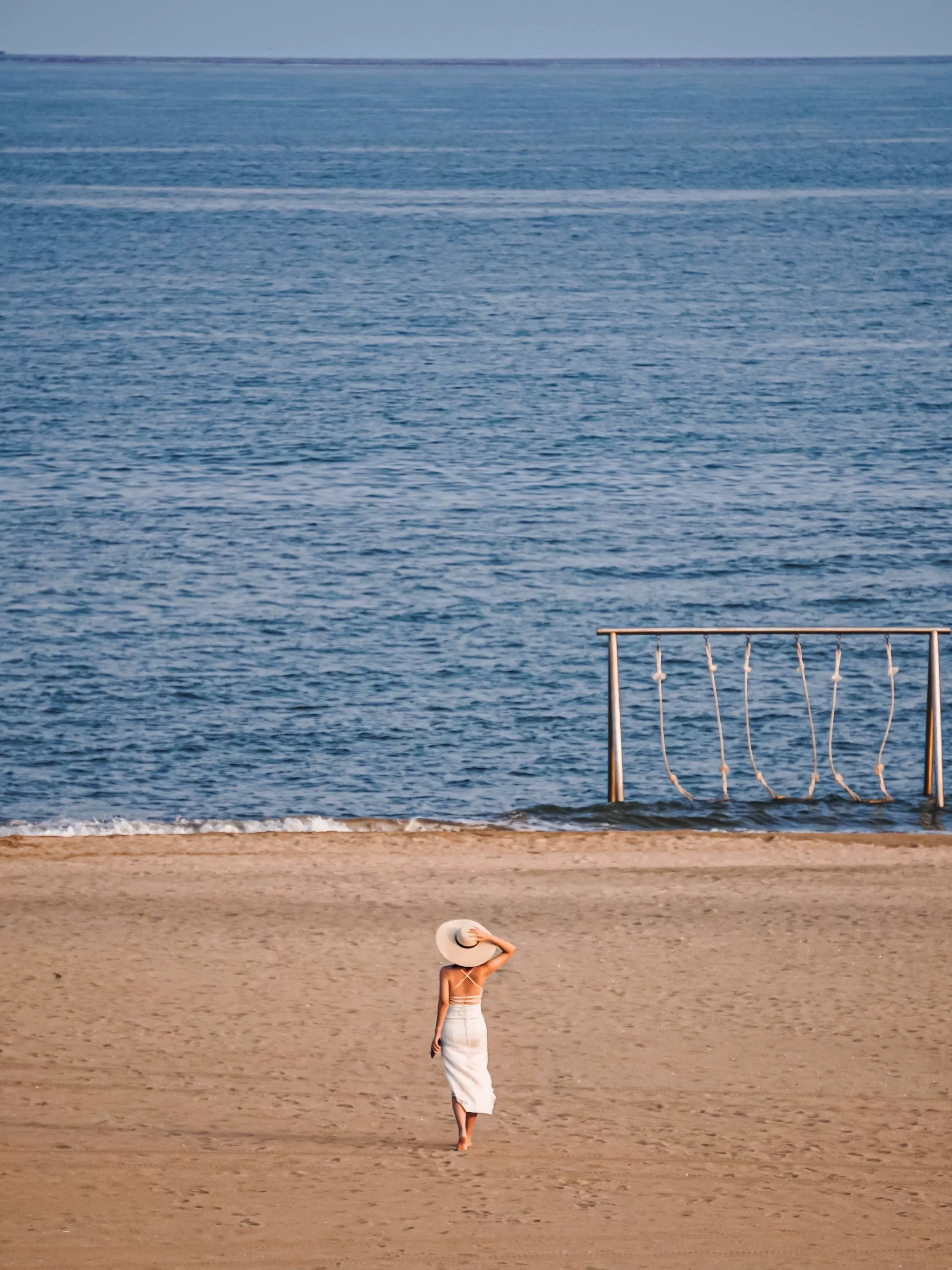 蔚蓝海岸浴场图片