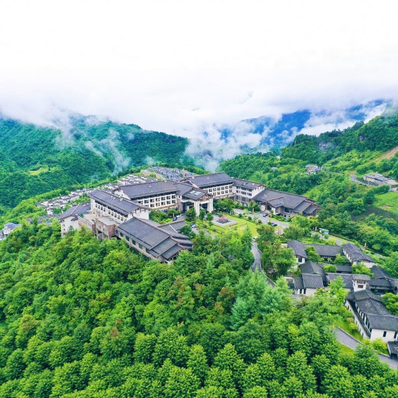 【寒假早鸟】神农架阿尔卡迪亚森林酒店+神农架五景点联票3天2晚自由行 - 定制游预订