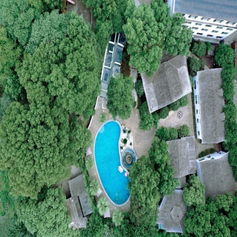 郴州东江湖半岛假日酒店+小东江门票摆渡车+高椅岭门票自驾游优选