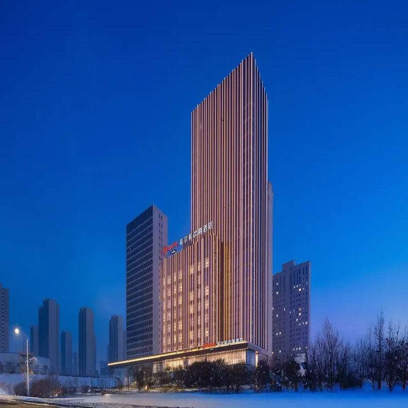 【2天1晚】乌鲁木齐希尔顿欢朋国际机场/创新广场/会展中心/高铁站等店+景点门票+早餐