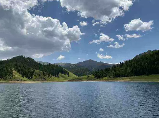 天鹅湖自然风景区图片