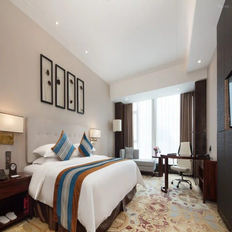 【YT】3天2晚丨安顺万绿城铂瑞兹酒店丨高级房+西江千户苗寨