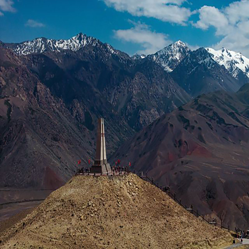 新疆喀什乌恰天山昆仑山交汇地貌斯姆哈纳山地伊尔克斯坦口岸1日 - 定制游预订