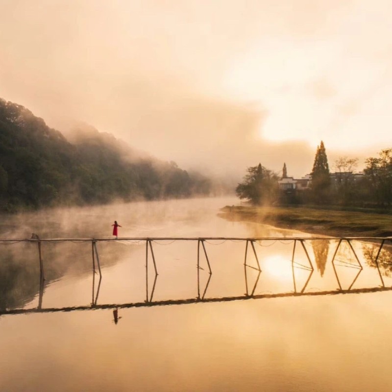 婺源查平坦理坑察关虹关漳村一日游2-6人团 天上人家网红石拱桥
