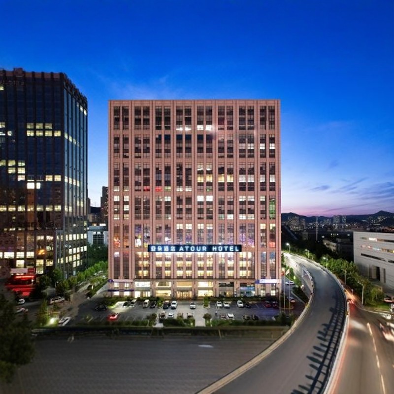 大连-大连高新园区亚朵酒店|雅致大床房+老虎滩海洋公园3天2晚自由行 - 定制游预订