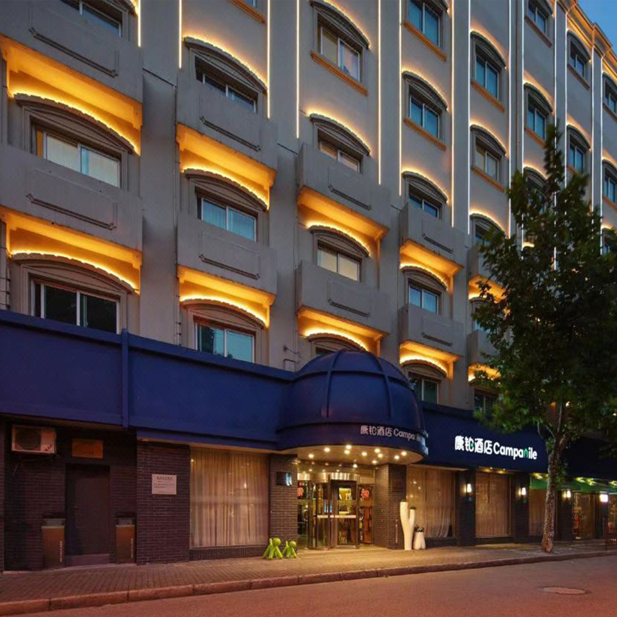 康铂酒店上海外滩店1晚+东方明珠黄浦江游船海洋水族馆上海千古情上海自然博物馆门票