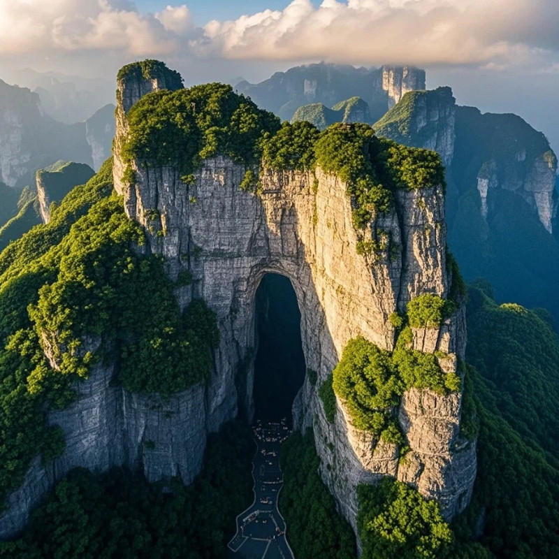 张家界希尔顿欢朋酒店3天2晚+含双人天门山国际森林公园含双索道+大峡谷+玻璃桥双人票