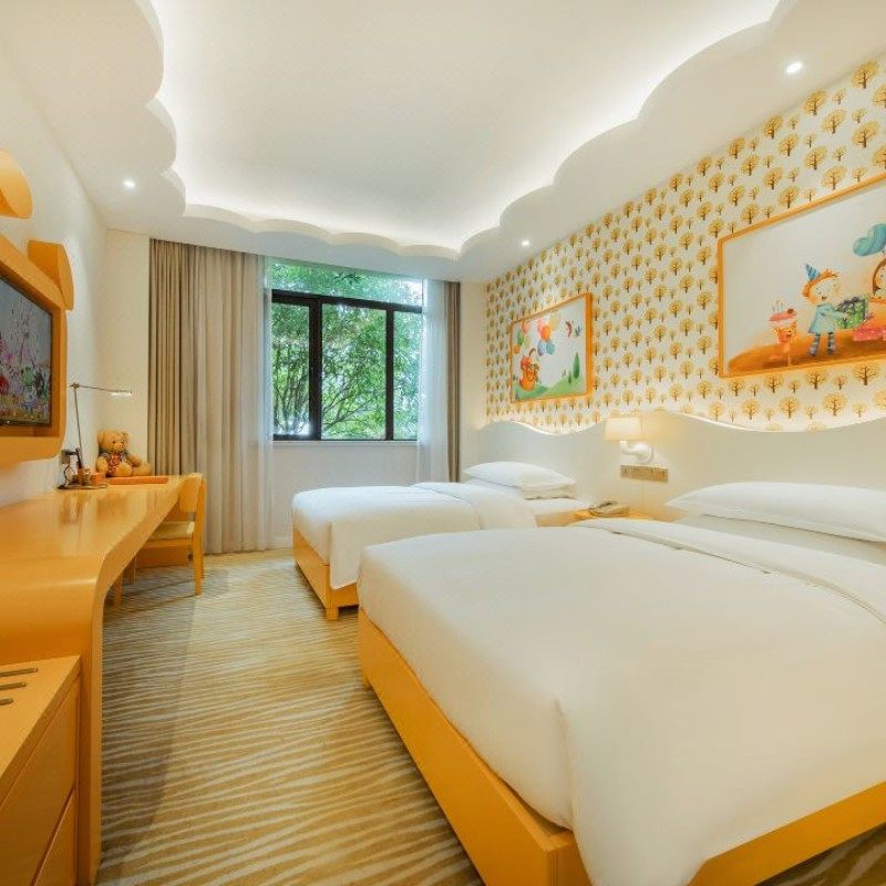 安吉银润小镇雷迪森酒店1晚+HelloKitty凯特猫乐园门票两日无限玩